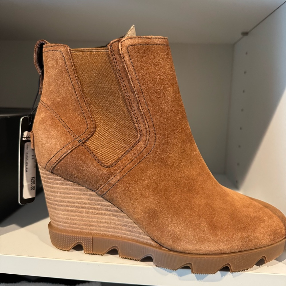 Sorel Brown Suede Wedge Boots NWT